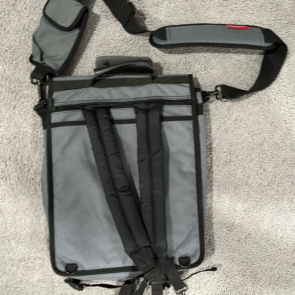 Commuter back pack - Picture 2 of 3